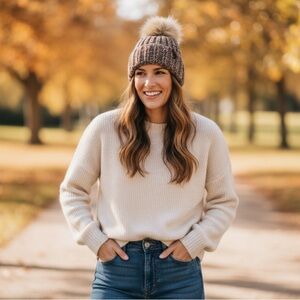 NORLA CANADA Knitted Pom Pom Beanie